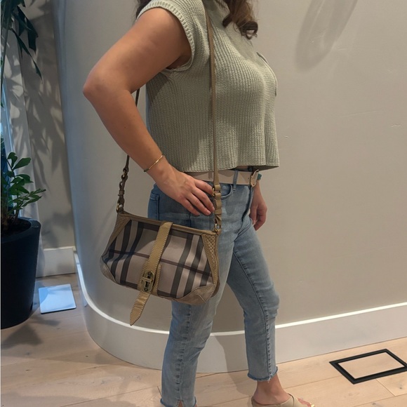 Authentic Burberry Bag - Picture 10 of 12